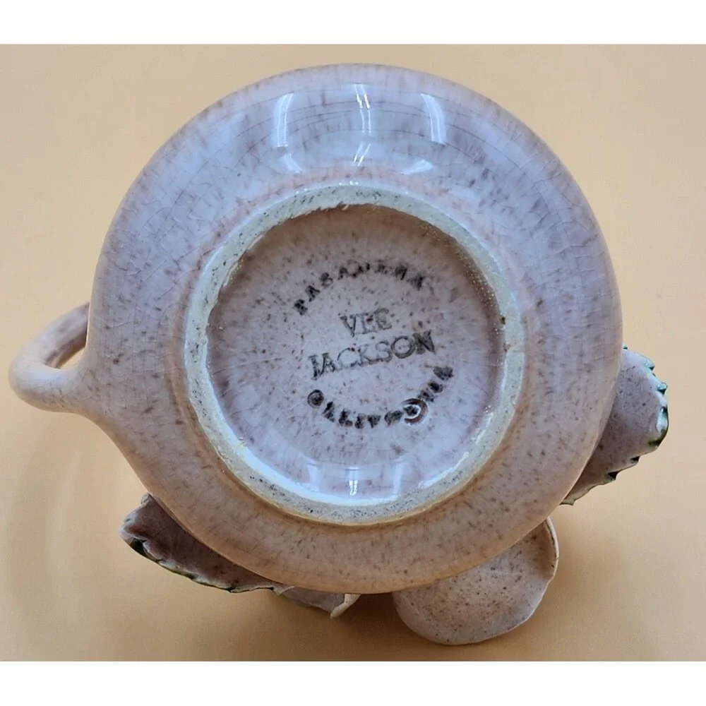Vintage VEE JACKSON Pottery 7 1/2